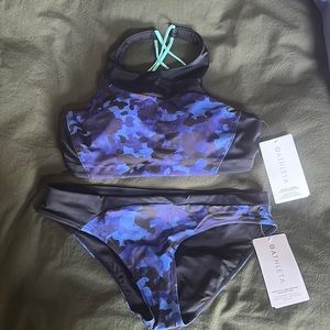 NWT Athleta Freestyle Bikini Set SWIM High Neck Top Bottom Camo Blue Sz M.